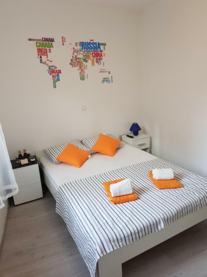 Micro Rooms Šibenik Extérieur photo